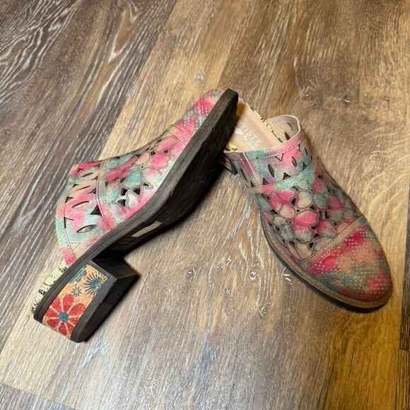 L-artiste Women's Multi Mules - Picture 2 of 5